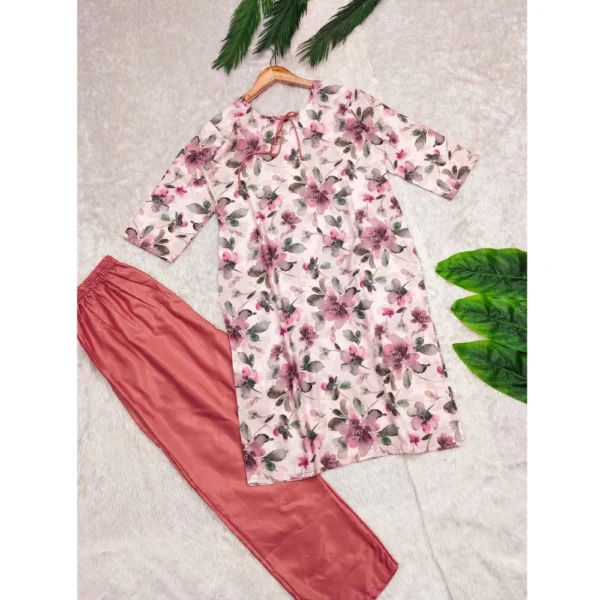 Women's Rayon Printed Round Neck 3-4th Sleeve Kurti With Pant Set (Peach) - Image 4