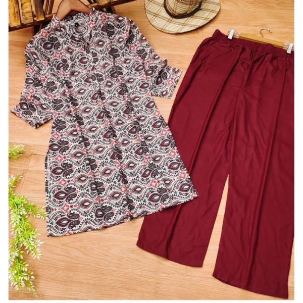 Women's Muslin Printed Mandarin Collar 3-4th Sleeve Kurti With Pant Set (Red Grey) - Image 3