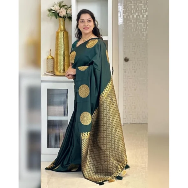 Women's Silk Printed Saree With Unstitched Blouse 5.5Mtr (Green) - Image 2
