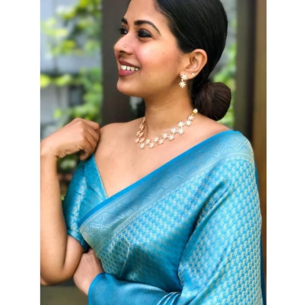 Women's Silk Printed Saree With Unstitched Blouse 5.5Mtr (Sky Blue) - Image 2