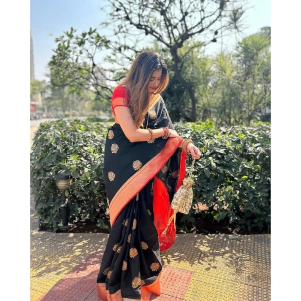 Women's Silk Printed Saree With Unstitched Blouse 5.5Mtr (Black-Red) - Image 3