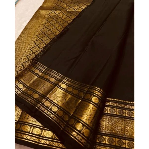 Women's Silk Printed Saree With Unstitched Blouse 5.5Mtr (Black) - Image 2
