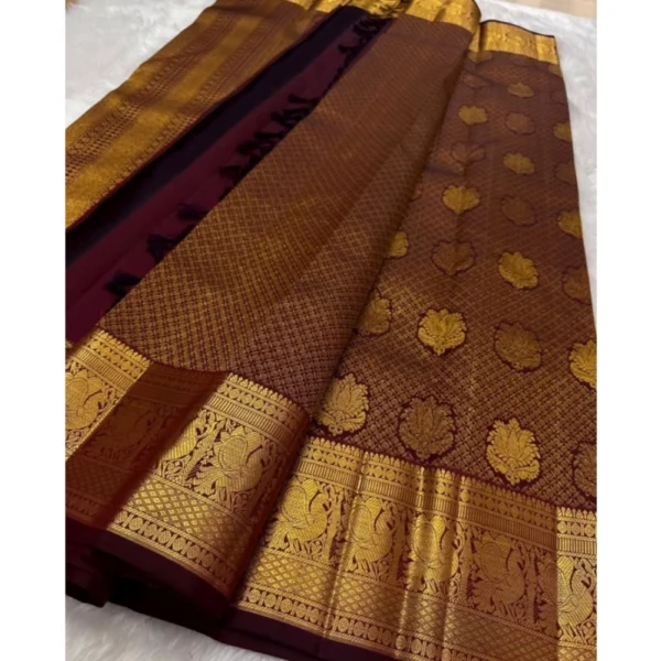 Women's Silk Printed Saree With Unstitched Blouse 5.5Mtr (Maroon) - Image 2