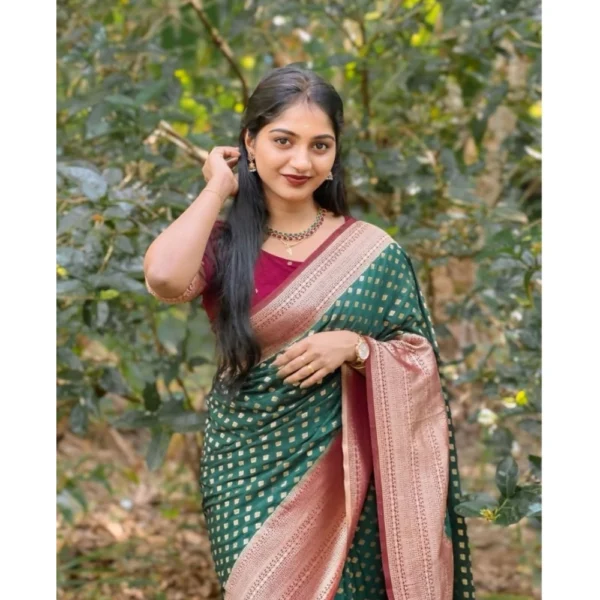 Women's Silk Printed Saree With Unstitched Blouse 5.5Mtr (Green-Red) - Image 3