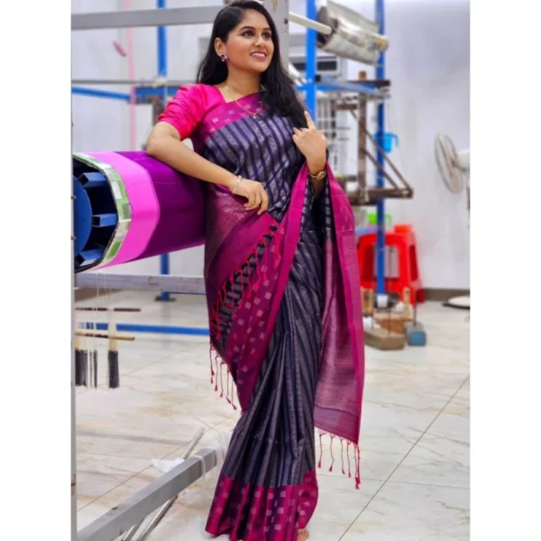 Women's Silk Printed Saree With Unstitched Blouse 5.5Mtr (Navy Blue) - Image 3
