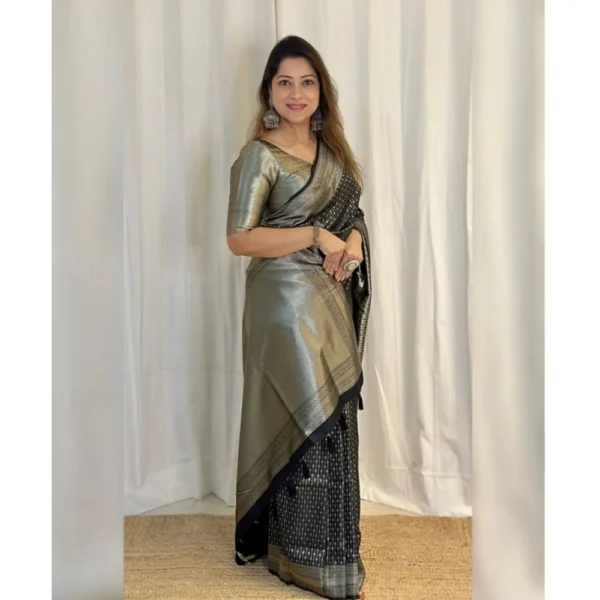 Women's Silk Printed Saree With Unstitched Blouse 5.5Mtr (Black) - Image 2