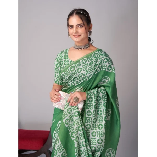 Women's Chanderi Cotton Batik Printed Saree With Unstitched Blouse 5.5Mtr (Green) - Image 3