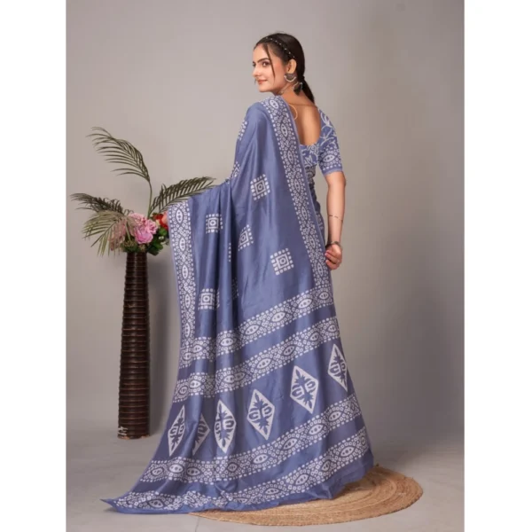 Women's Chanderi Cotton Batik Printed Saree With Unstitched Blouse 5.5Mtr (Grey) - Image 3