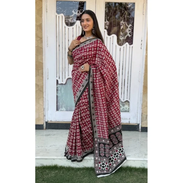 Women's Cotton Ajrakh Printed Saree With Unstitched Blouse 5.5Mtr (Red) - Image 3