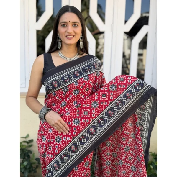 Women's Cotton Ajrakh Printed Saree With Unstitched Blouse 5.5Mtr (Red) - Image 3