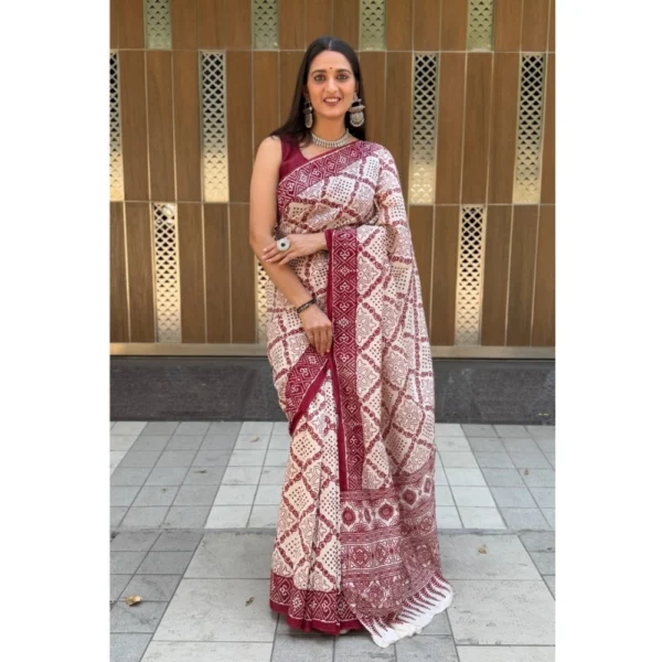 Women's Cotton Ajrakh Printed Saree With Unstitched Blouse 5.5Mtr (Red) - Image 3
