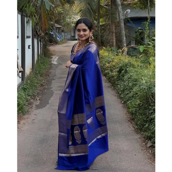 Women's Silk Woven Kanjivaram Saree With Unstitched Blouse (5.5Mtr, Blue) - Image 2