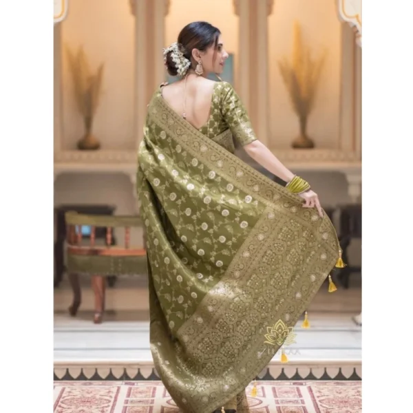 Women's Silk Woven Kanjivaram Saree With Unstitched Blouse (5.5Mtr, Mehendi Green) - Image 3