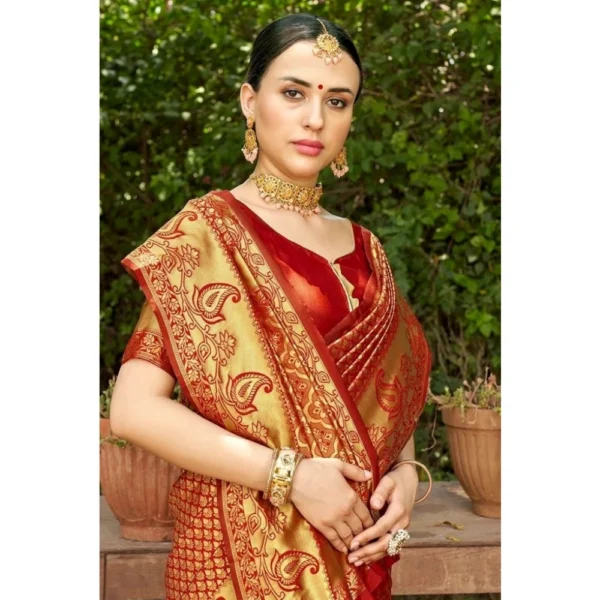 Women's Silk Woven Kanjivaram Saree With Unstitched Blouse (5.5Mtr, Red) - Image 2