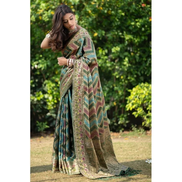  Women's Organza Printed Saree With Unstitched Blouse (Green, 5-6 Mtrs) - Image 4
