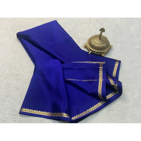 Women's Crepe Chit Pallu Solid Saree With Unstitched Blouse 5.5Mtr (Navy Blue) - Image 2