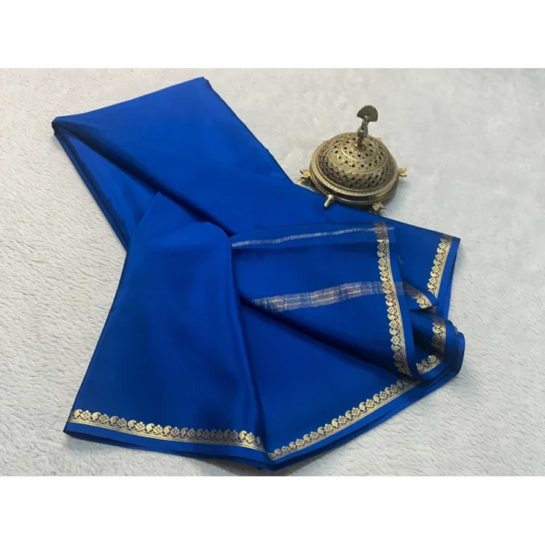 Women's Crepe Chit Pallu Solid Saree With Unstitched Blouse 5.5Mtr (Blue) - Image 2
