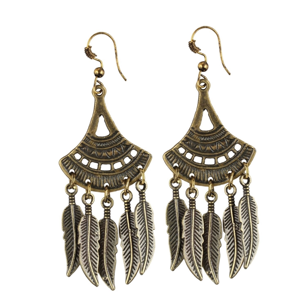 Women's Gold Plated Leaf Design Earring (Color: Gold)