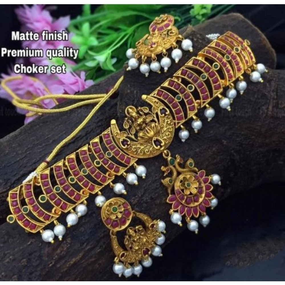 Women's Elegent Brass Chain Necklace Set (Pink, Free Size)